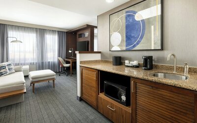 Courtyard by Marriott Los Angeles Woodland Hills
