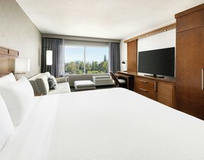 Courtyard by Marriott Los Angeles Woodland Hills