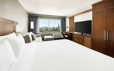 Courtyard by Marriott Los Angeles Woodland Hills