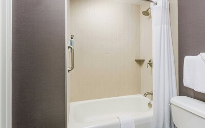 Courtyard by Marriott Los Angeles Woodland Hills
