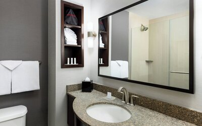 Courtyard by Marriott Los Angeles Woodland Hills