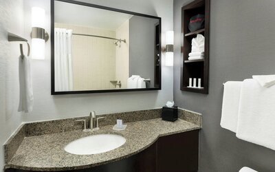 Courtyard by Marriott Los Angeles Woodland Hills