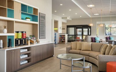 Home2 Suites By Hilton Woodland Hills