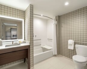 Home2 Suites By Hilton Woodland Hills