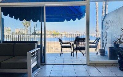 Foghorn Harbor Inn