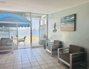 Foghorn Harbor Inn