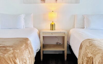 Foghorn Harbor Inn