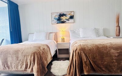 Foghorn Harbor Inn