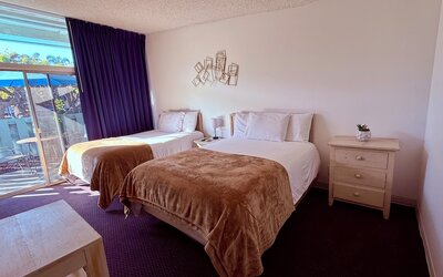 Foghorn Harbor Inn