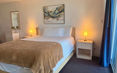 Foghorn Harbor Inn