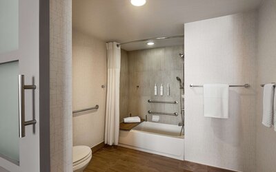 Embassy Suites by Hilton Miami International Airport