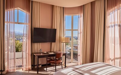 Sunset Tower Hotel