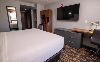 Room, 1 King Bed, Non Smoking