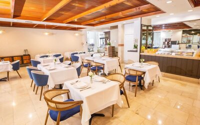 Regency Miami Airport by Sonesta