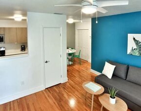 Broadway Suites Downtown by RocketStay