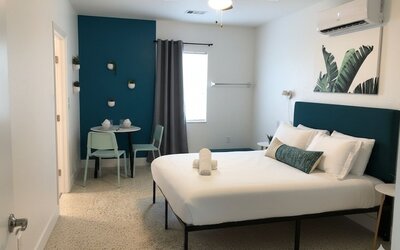 Broadway Suites Downtown by RocketStay