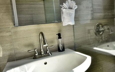 Broadway Suites Downtown by RocketStay