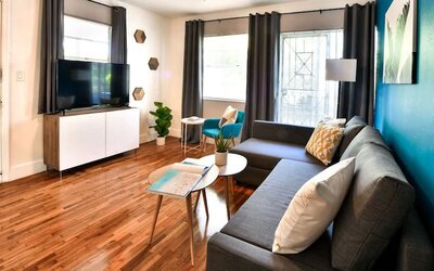 Broadway Suites Downtown by RocketStay