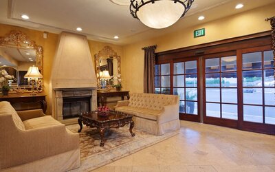 Best Western Plus Sunset Plaza Hotel