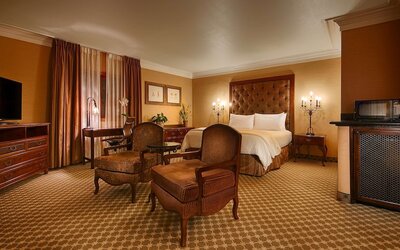 Best Western Plus Sunset Plaza Hotel