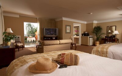 Best Western Plus Sunset Plaza Hotel