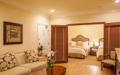 Best Western Plus Sunset Plaza Hotel