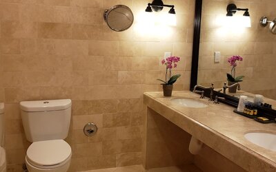 Best Western Plus Sunset Plaza Hotel