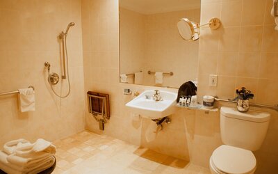 Best Western Plus Sunset Plaza Hotel