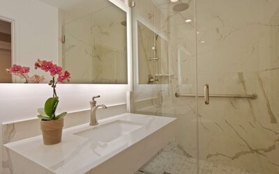 Best Western Plus Sunset Plaza Hotel