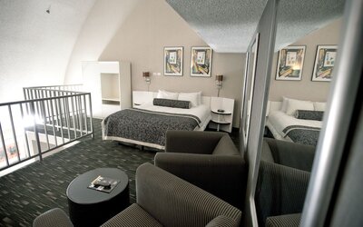 Ramada Plaza by Wyndham West Hollywood Hotel & Suites