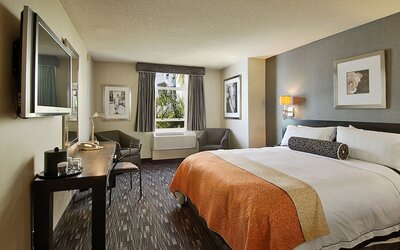 Ramada Plaza by Wyndham West Hollywood Hotel & Suites