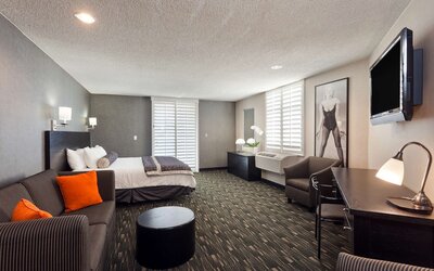 Ramada Plaza by Wyndham West Hollywood Hotel & Suites