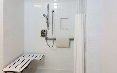Ramada Plaza by Wyndham West Hollywood Hotel & Suites