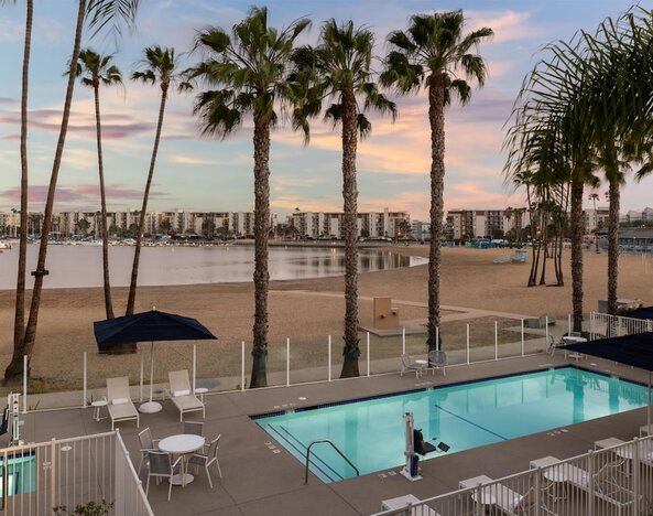 Jamaica Bay Inn Marina Del Rey,Tapestry Collection by Hilton