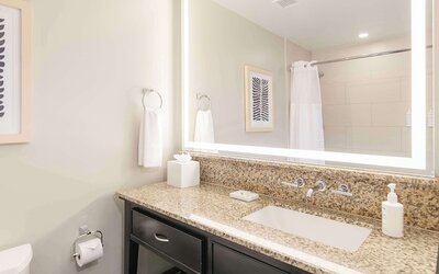 Jamaica Bay Inn Marina Del Rey,Tapestry Collection by Hilton