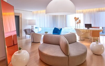 The Valorian Los Angeles, Curio Collection by Hilton