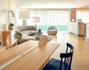 The Valorian Los Angeles, Curio Collection by Hilton