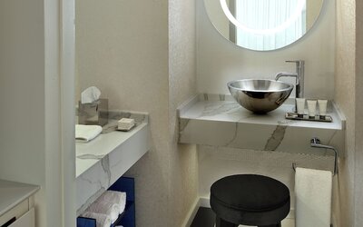 The Valorian Los Angeles, Curio Collection by Hilton