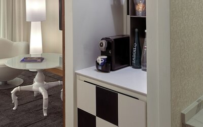 The Valorian Los Angeles, Curio Collection by Hilton