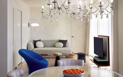 The Valorian Los Angeles, Curio Collection by Hilton