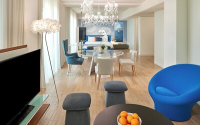 The Valorian Los Angeles, Curio Collection by Hilton