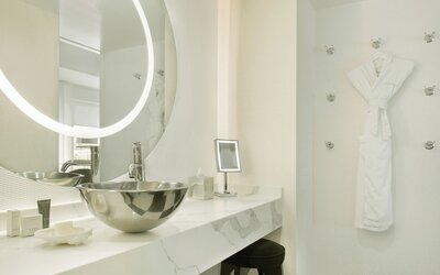 The Valorian Los Angeles, Curio Collection by Hilton