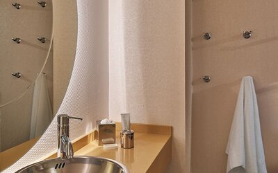 The Valorian Los Angeles, Curio Collection by Hilton