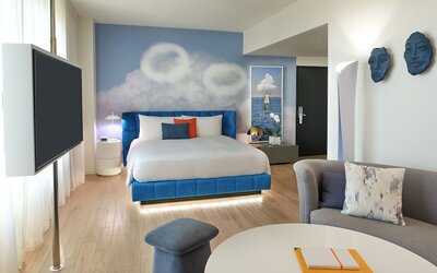 The Valorian Los Angeles, Curio Collection by Hilton