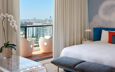 The Valorian Los Angeles, Curio Collection by Hilton