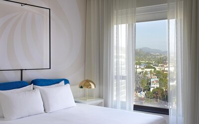 The Valorian Los Angeles, Curio Collection by Hilton