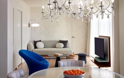 The Valorian Los Angeles, Curio Collection by Hilton