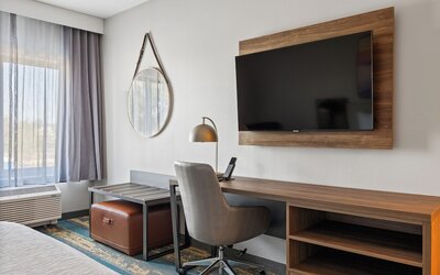 La Quinta Inn & Suites by Wyndham La Habra