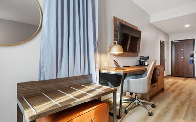 La Quinta Inn & Suites by Wyndham La Habra