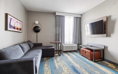 La Quinta Inn & Suites by Wyndham La Habra